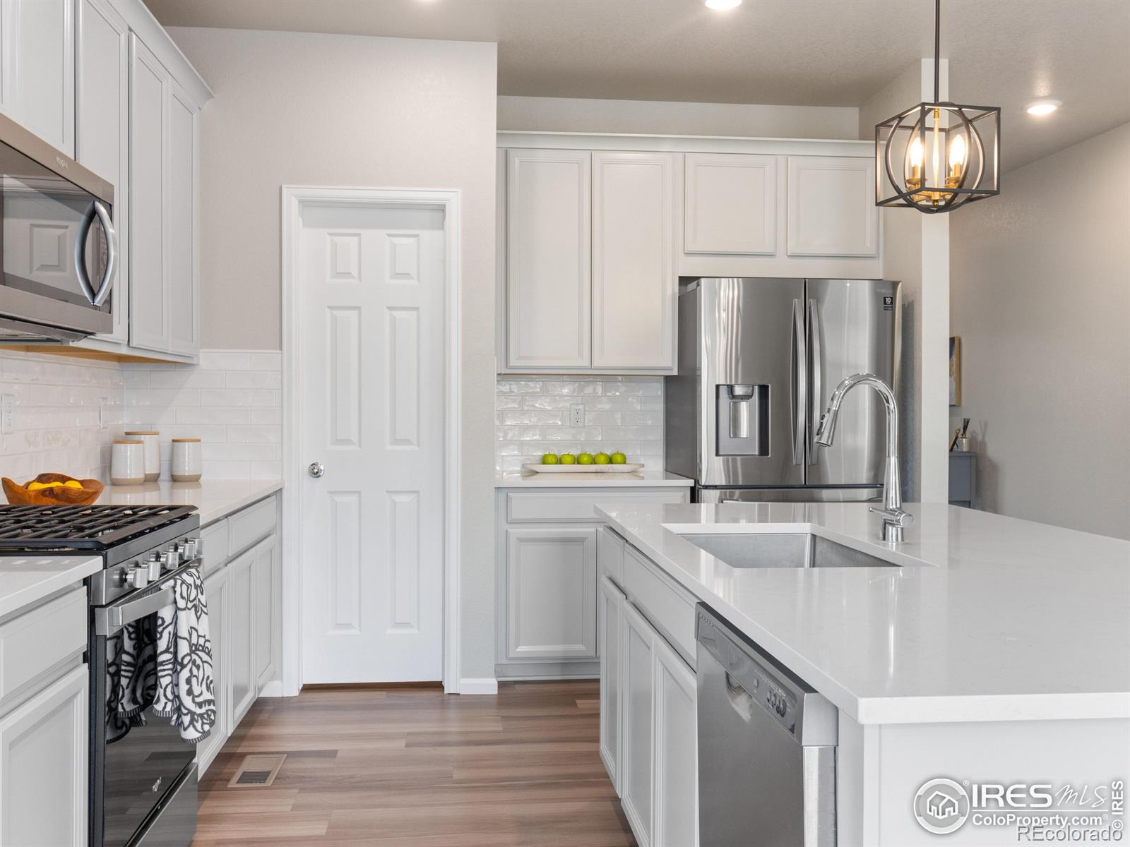 MLS Image #14 for 1028  sugar beet circle,longmont, Colorado