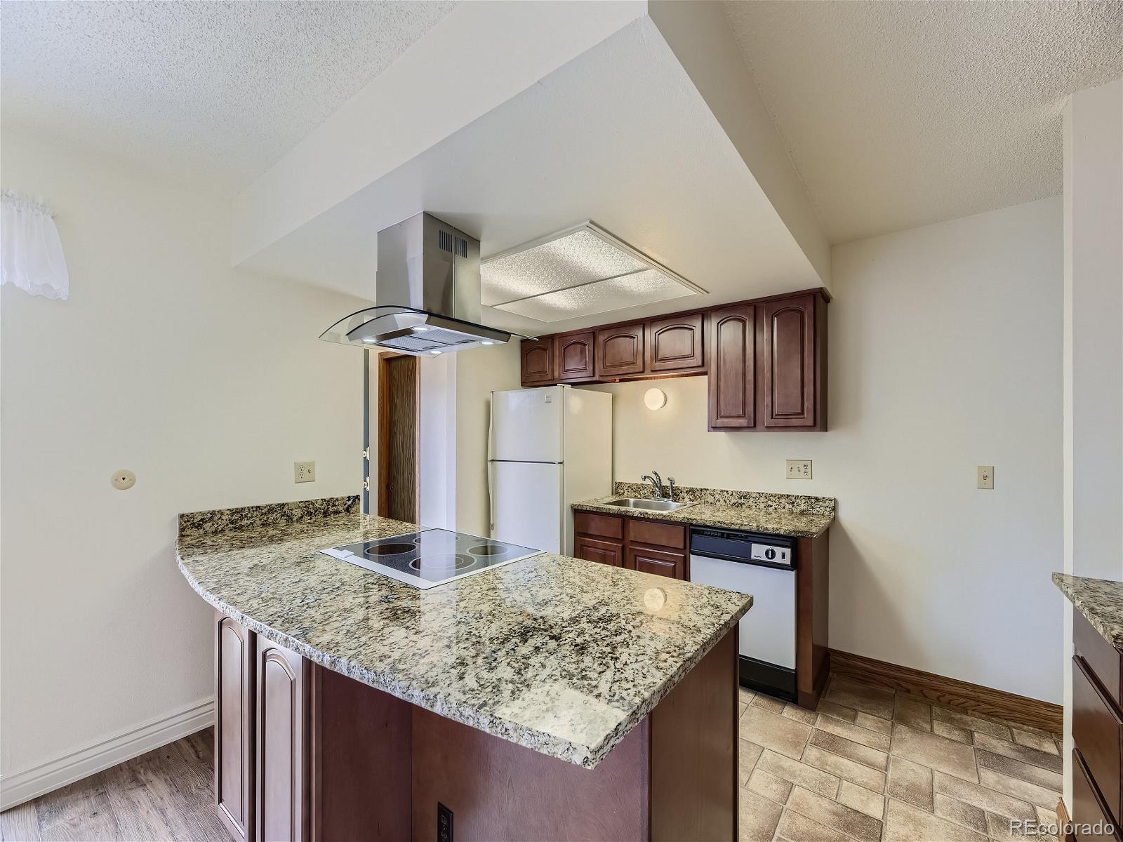 MLS Image #3 for 1924 s oswego way,aurora, Colorado