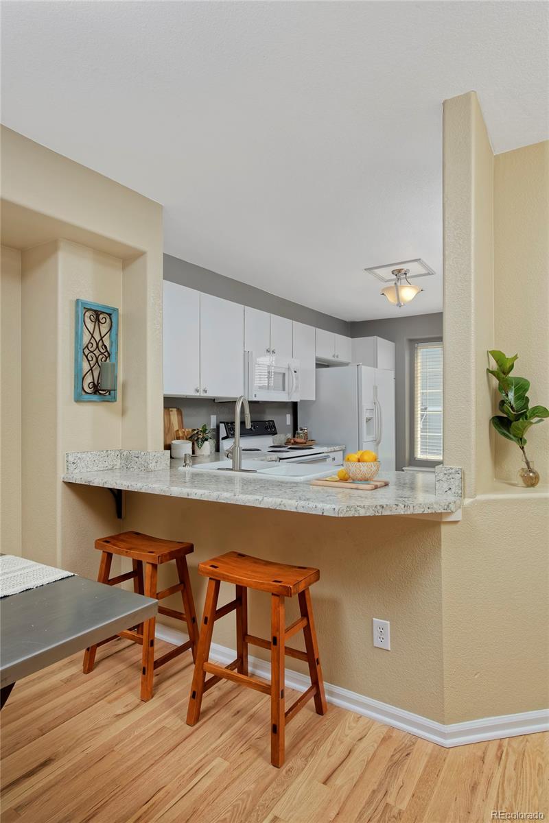 MLS Image #10 for 1885 s quebec way,denver, Colorado