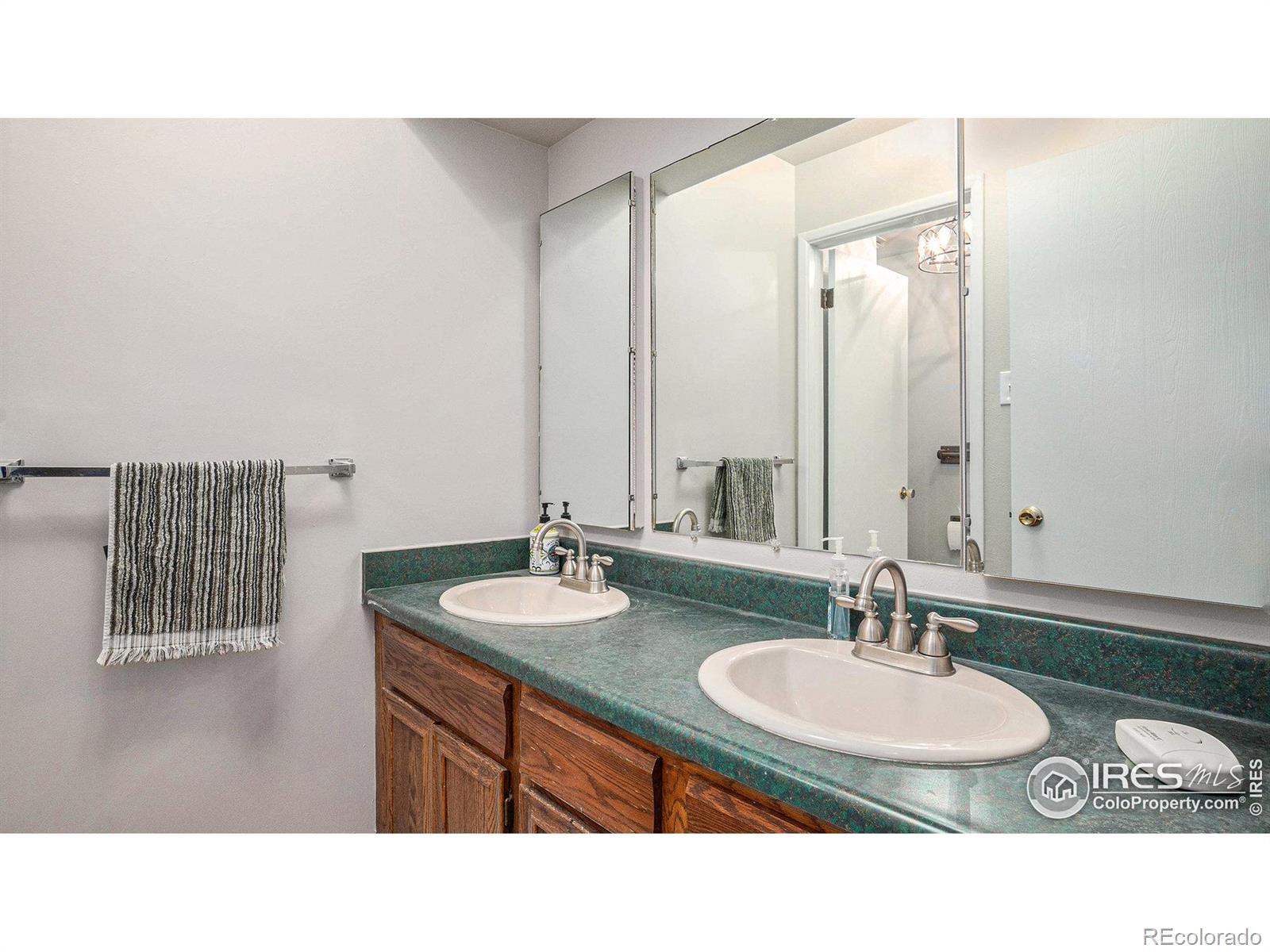 MLS Image #16 for 3261 s quintero street,aurora, Colorado