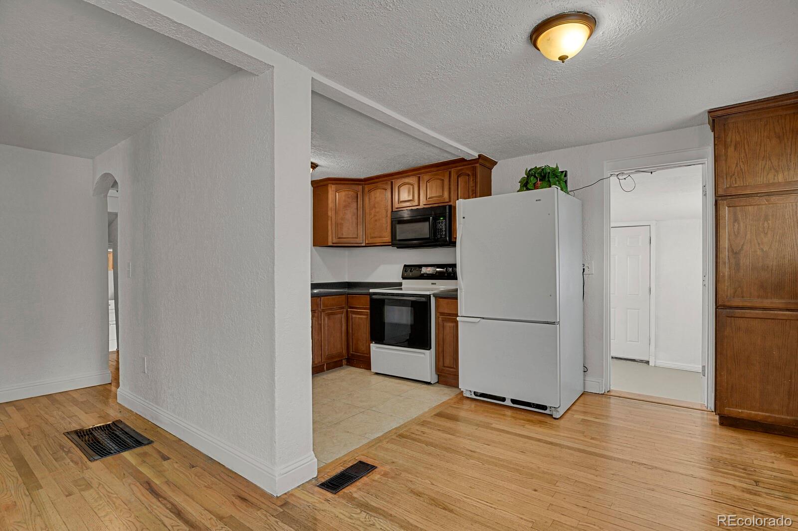 MLS Image #8 for 3090 w walsh place,denver, Colorado