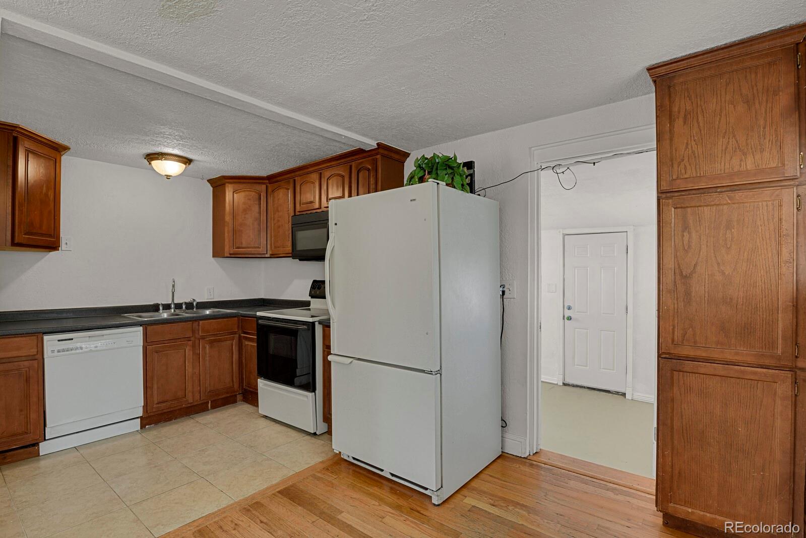 MLS Image #9 for 3090 w walsh place,denver, Colorado