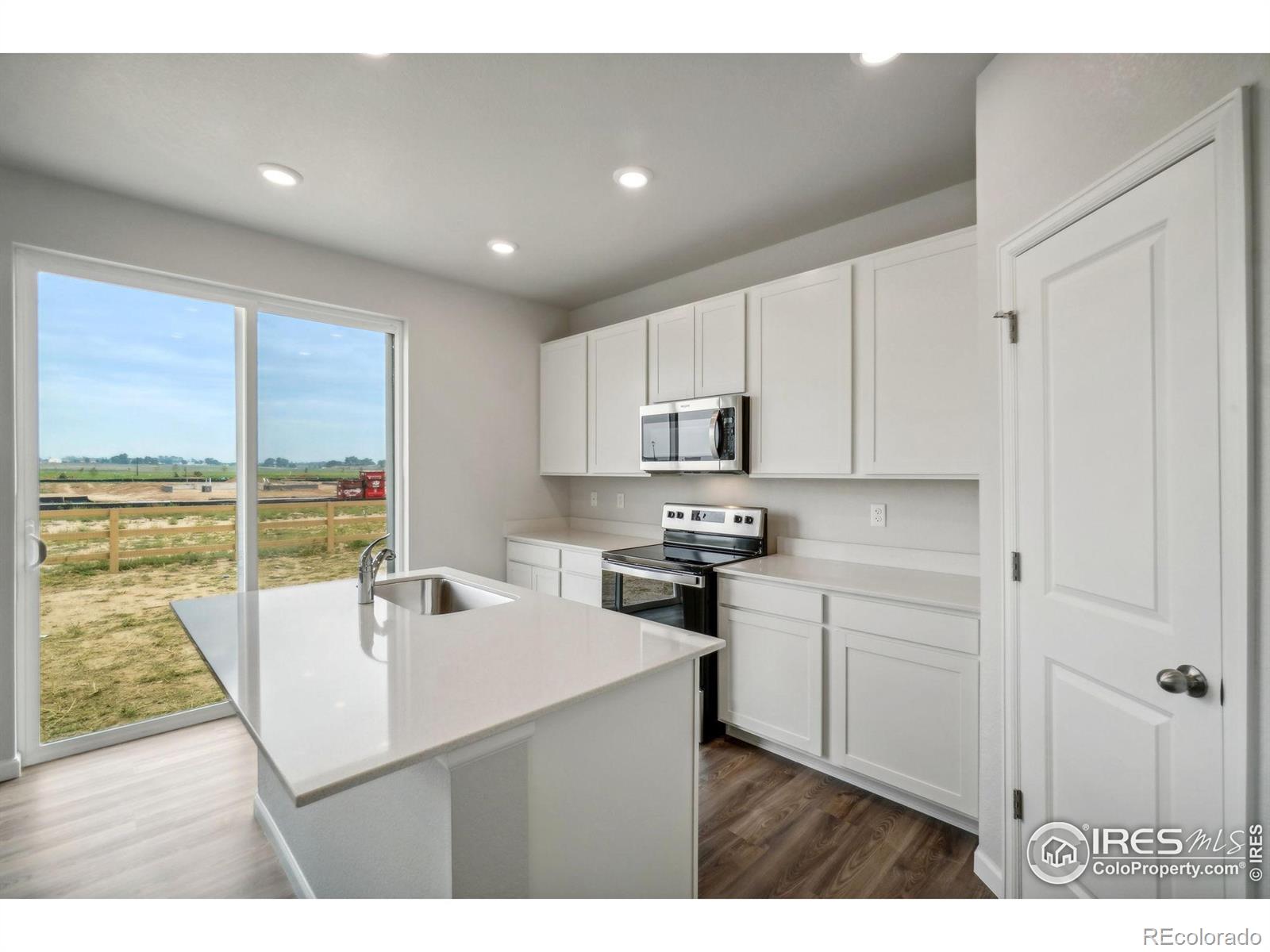 MLS Image #10 for 840  hummocky way,windsor, Colorado