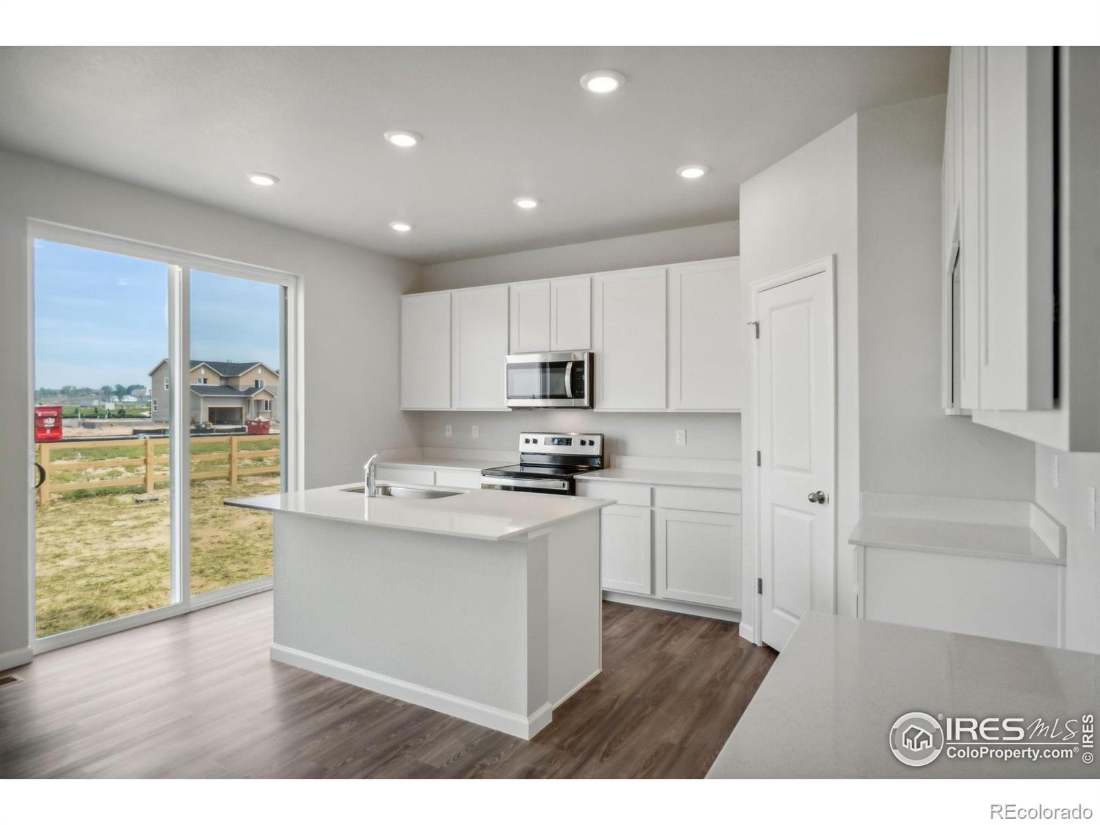 MLS Image #3 for 840  hummocky way,windsor, Colorado