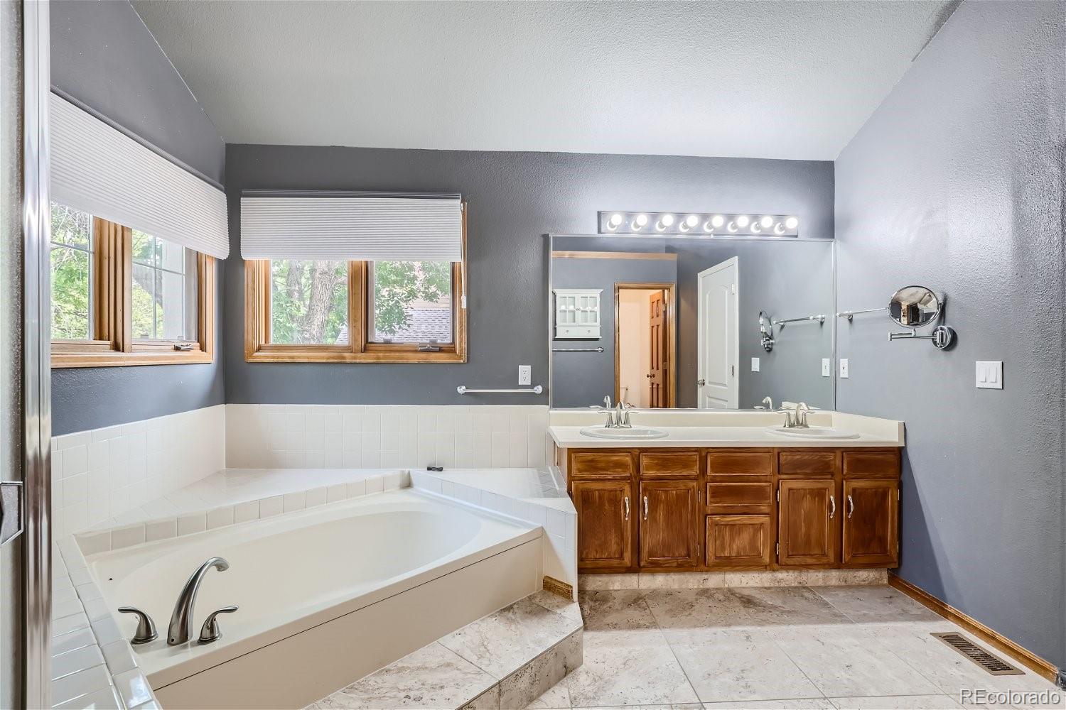 MLS Image #22 for 9440  yale lane,highlands ranch, Colorado
