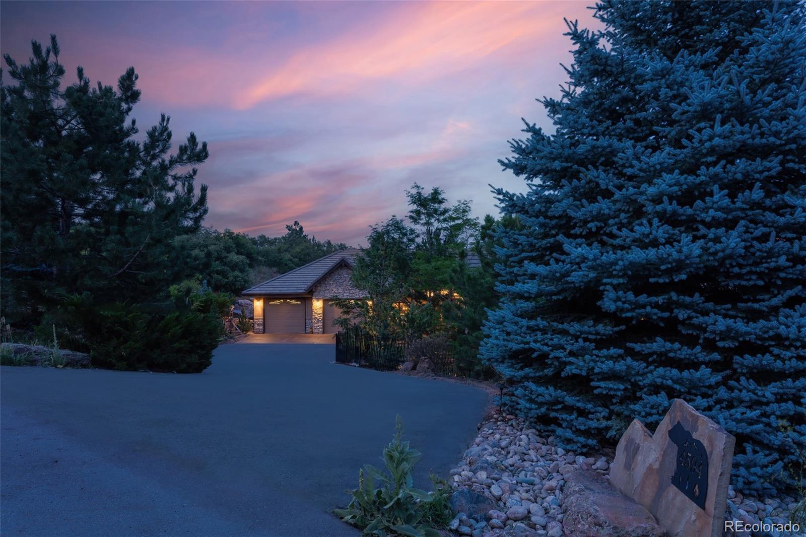 MLS Image #3 for 4594  coyote run,littleton, Colorado