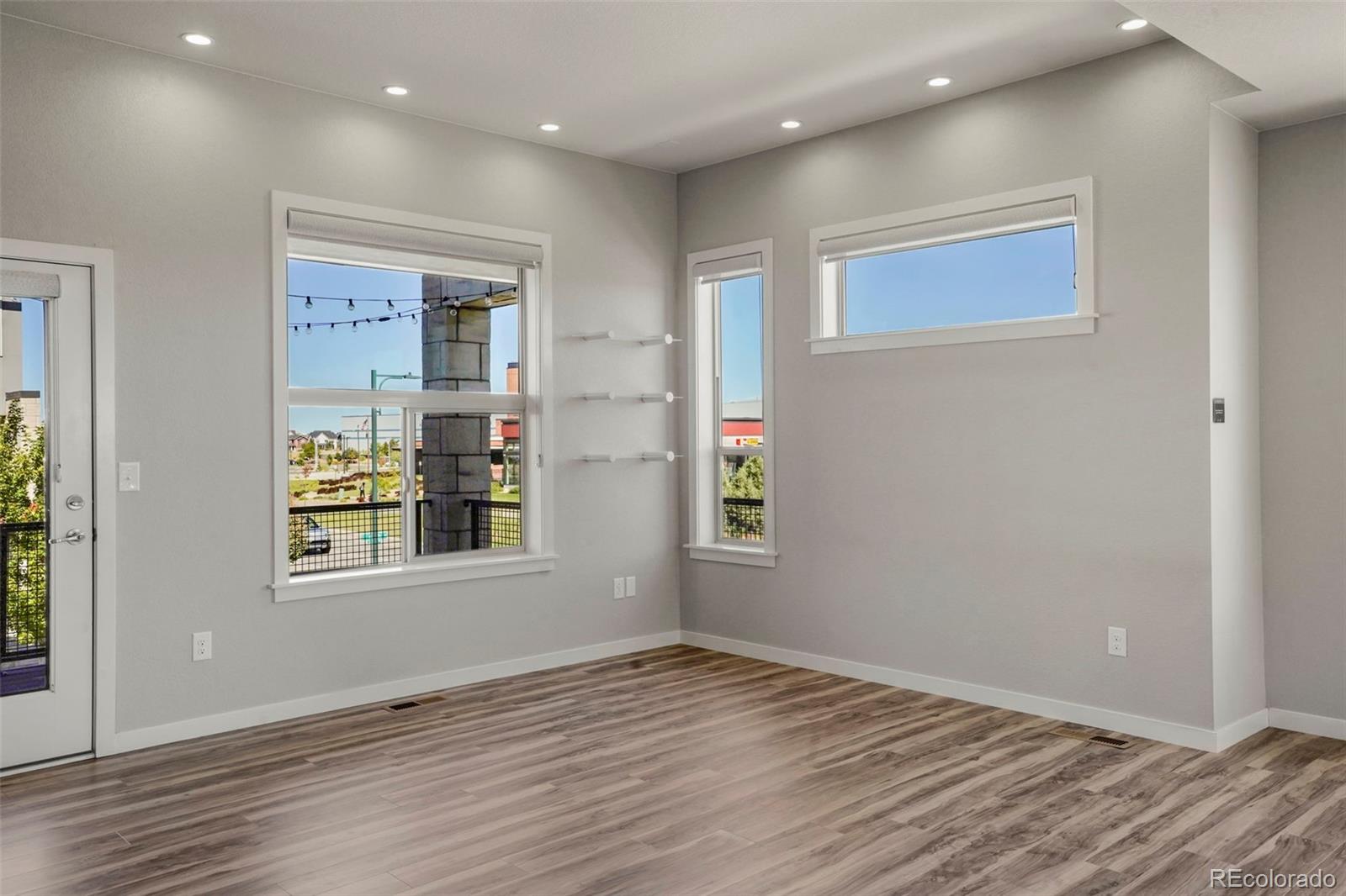 MLS Image #11 for 9094 e 49th place,denver, Colorado