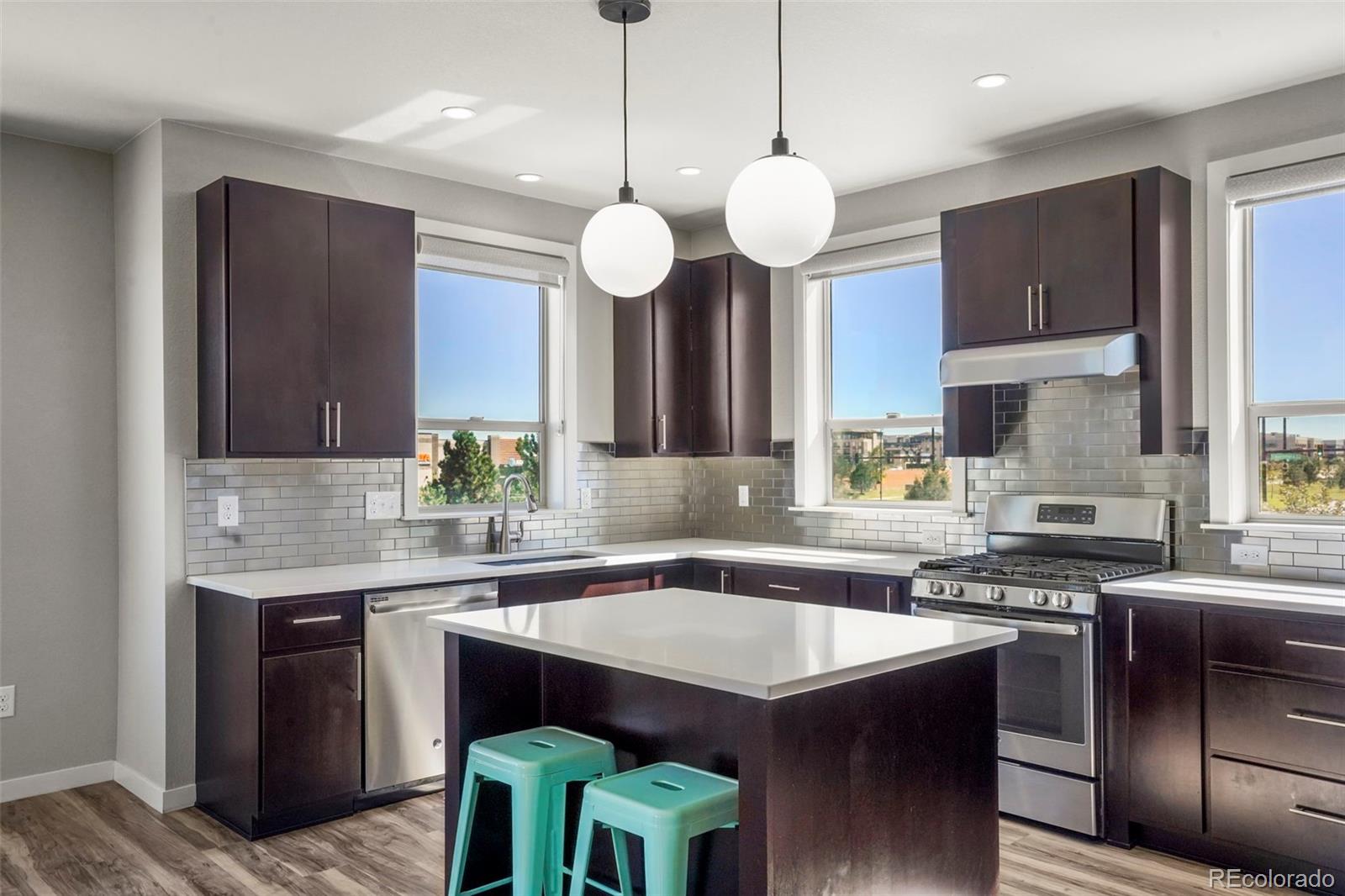 MLS Image #6 for 9094 e 49th place,denver, Colorado