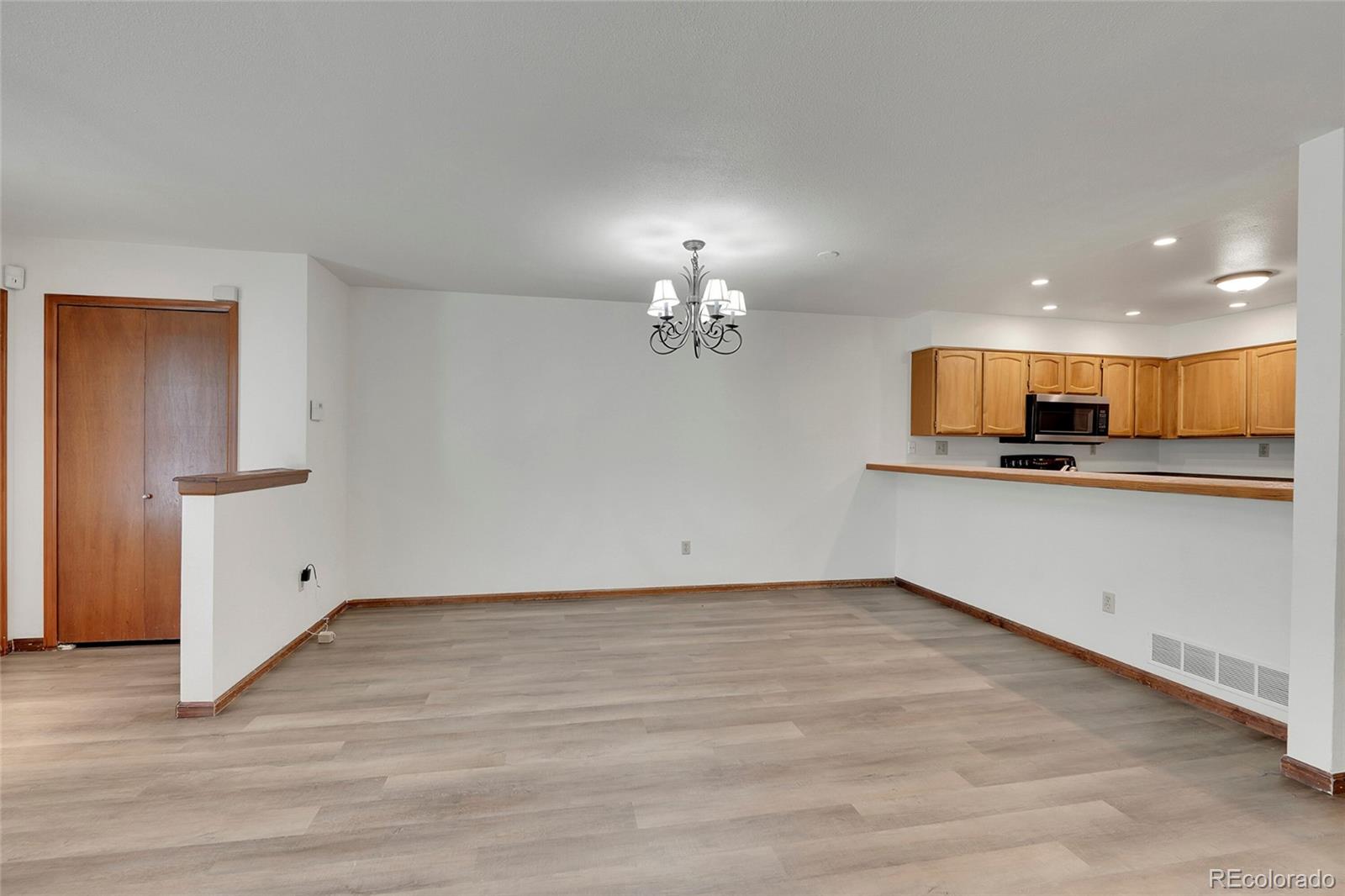 MLS Image #5 for 10043 e mexico avenue,aurora, Colorado