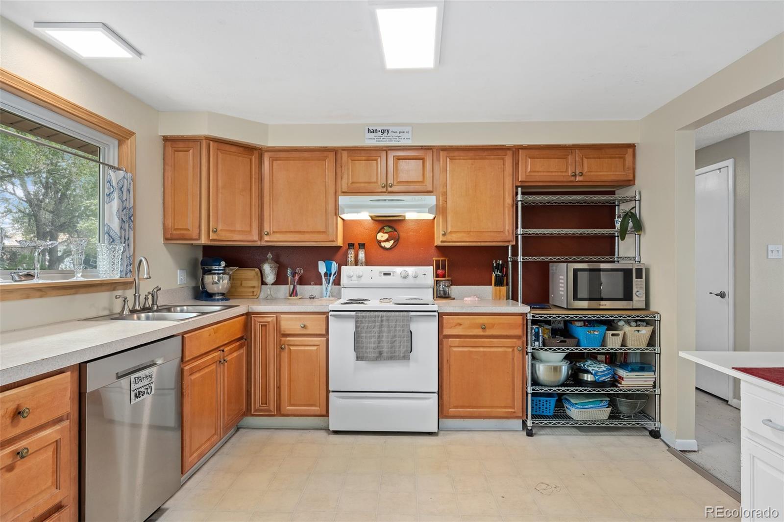 MLS Image #5 for 5304  scranton court,denver, Colorado