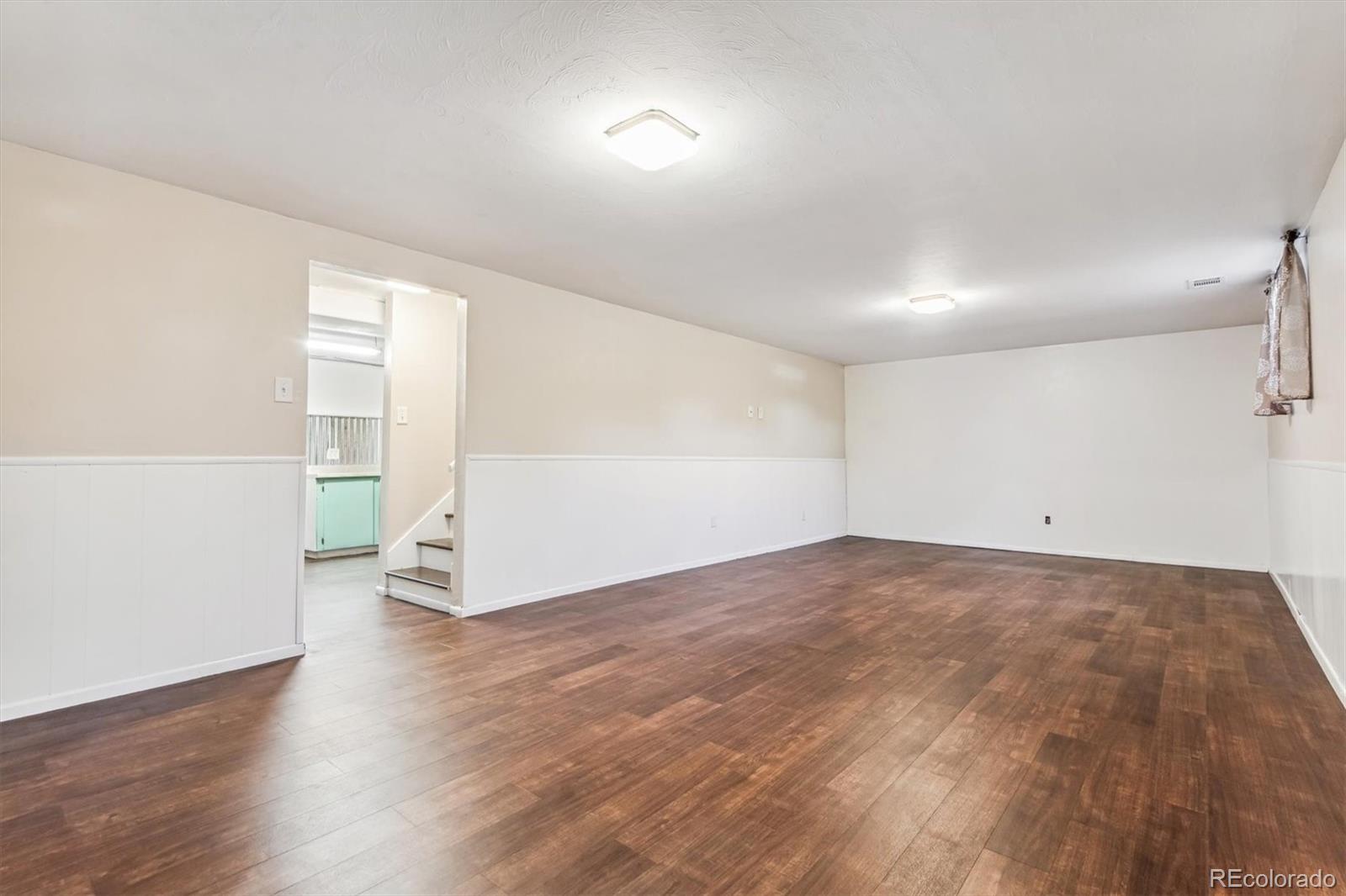 MLS Image #14 for 3023 s vrain street,denver, Colorado