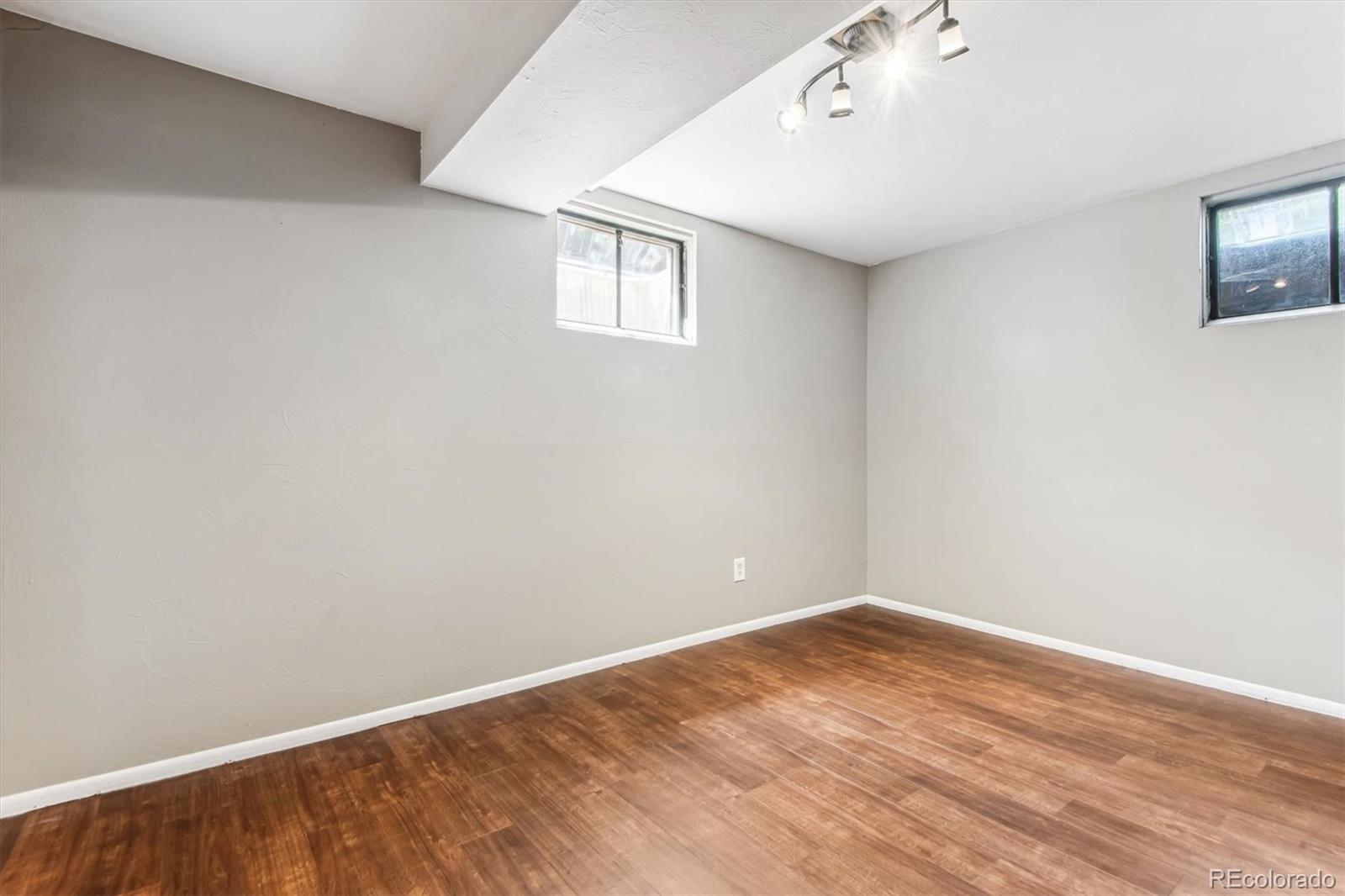 MLS Image #19 for 3023 s vrain street,denver, Colorado