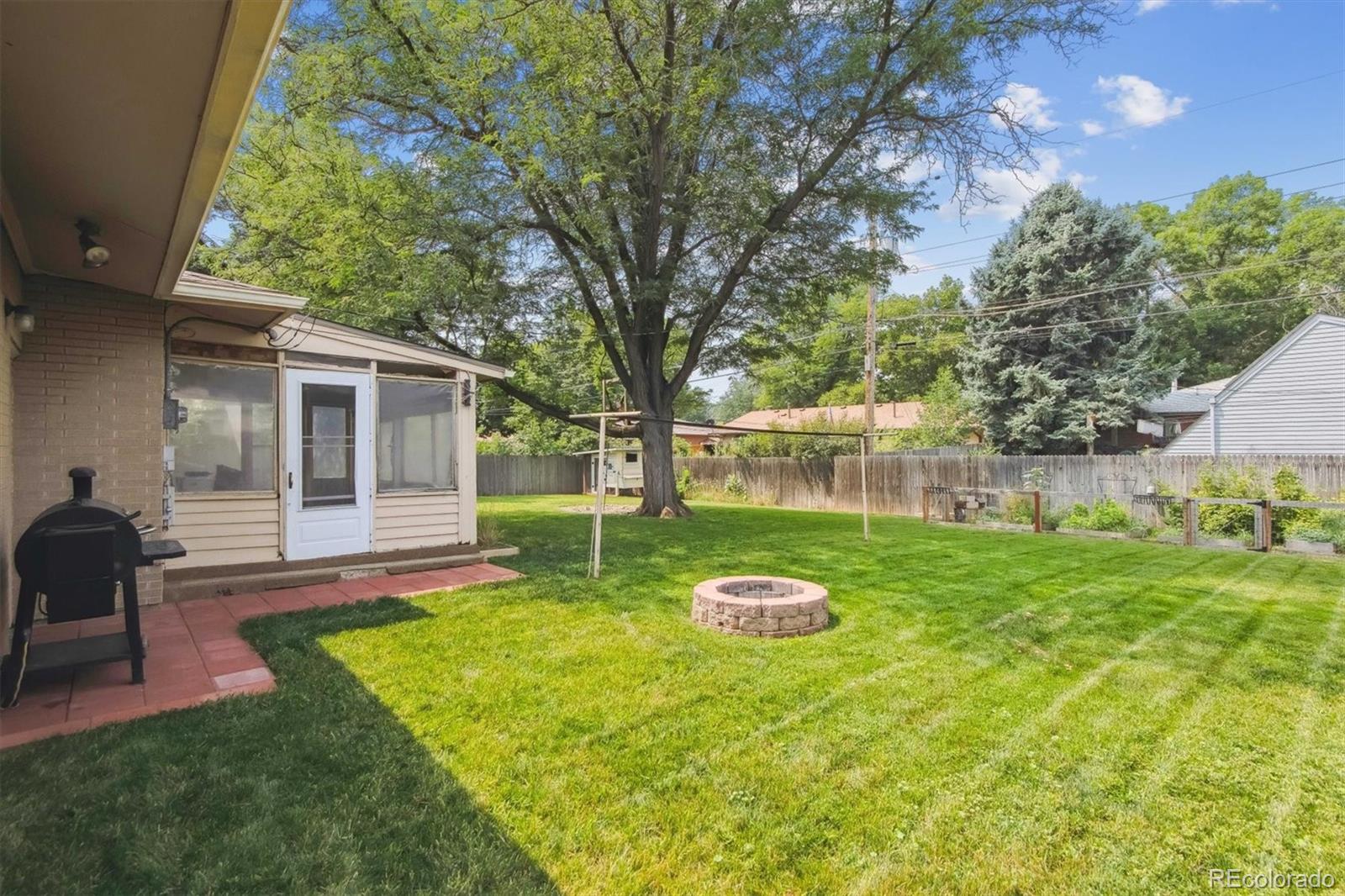 MLS Image #21 for 3023 s vrain street,denver, Colorado