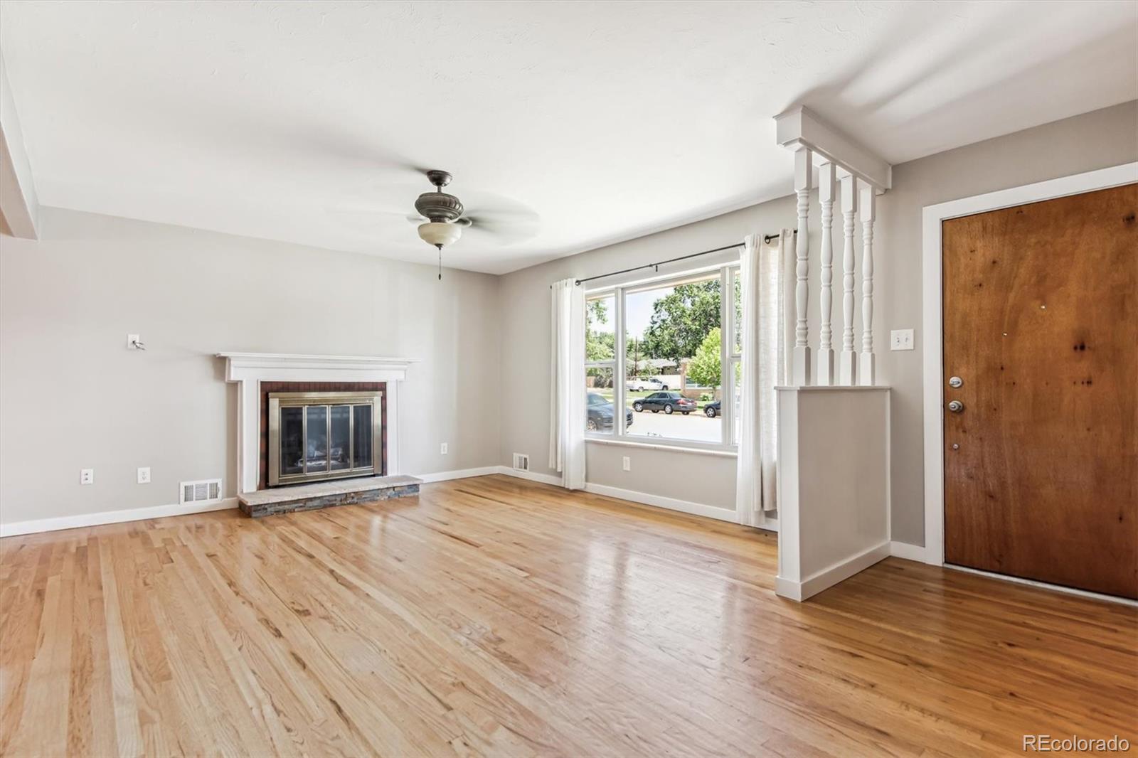 MLS Image #7 for 3023 s vrain street,denver, Colorado