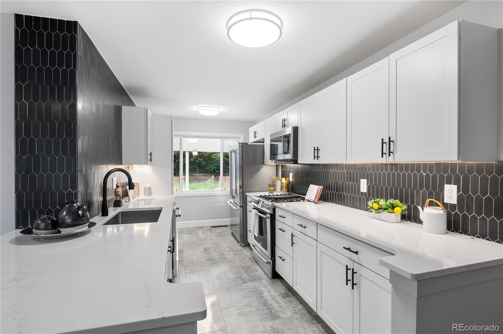 MLS Image #7 for 2391 s quitman street,denver, Colorado