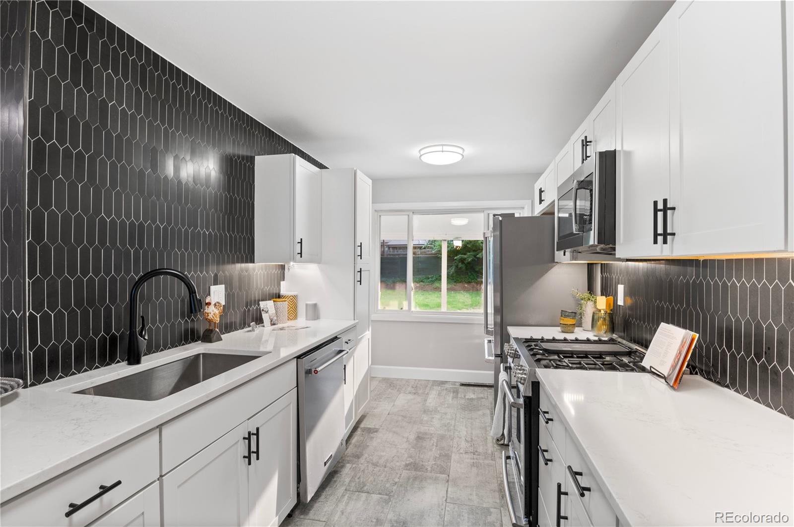 MLS Image #8 for 2391 s quitman street,denver, Colorado