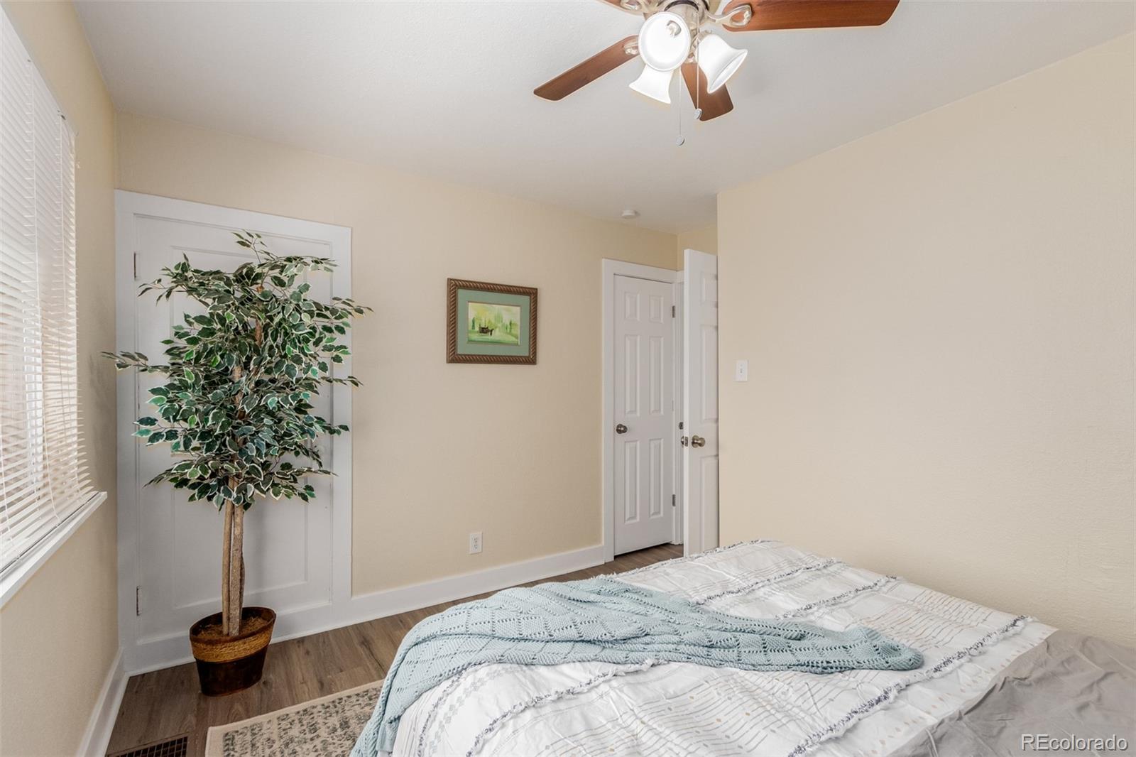 MLS Image #13 for 66-72 n hazel court,denver, Colorado