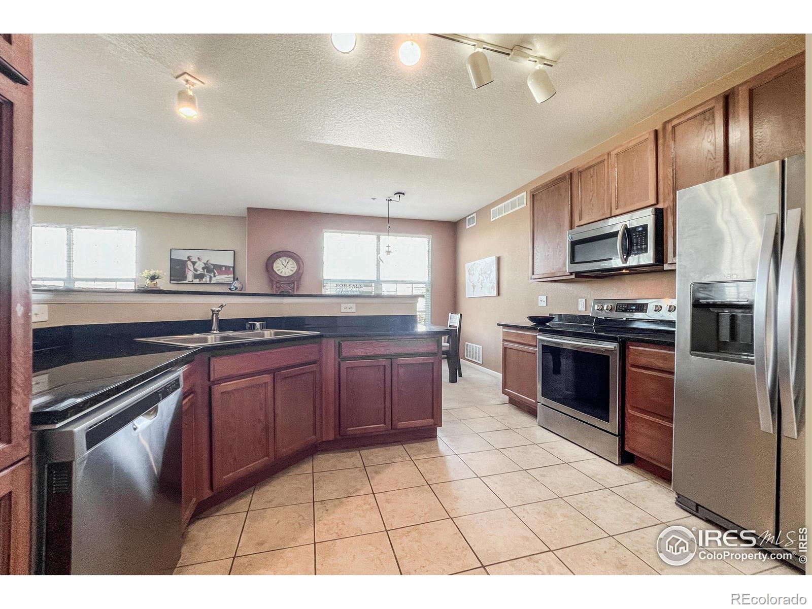 MLS Image #10 for 3095  blue sky circle,erie, Colorado