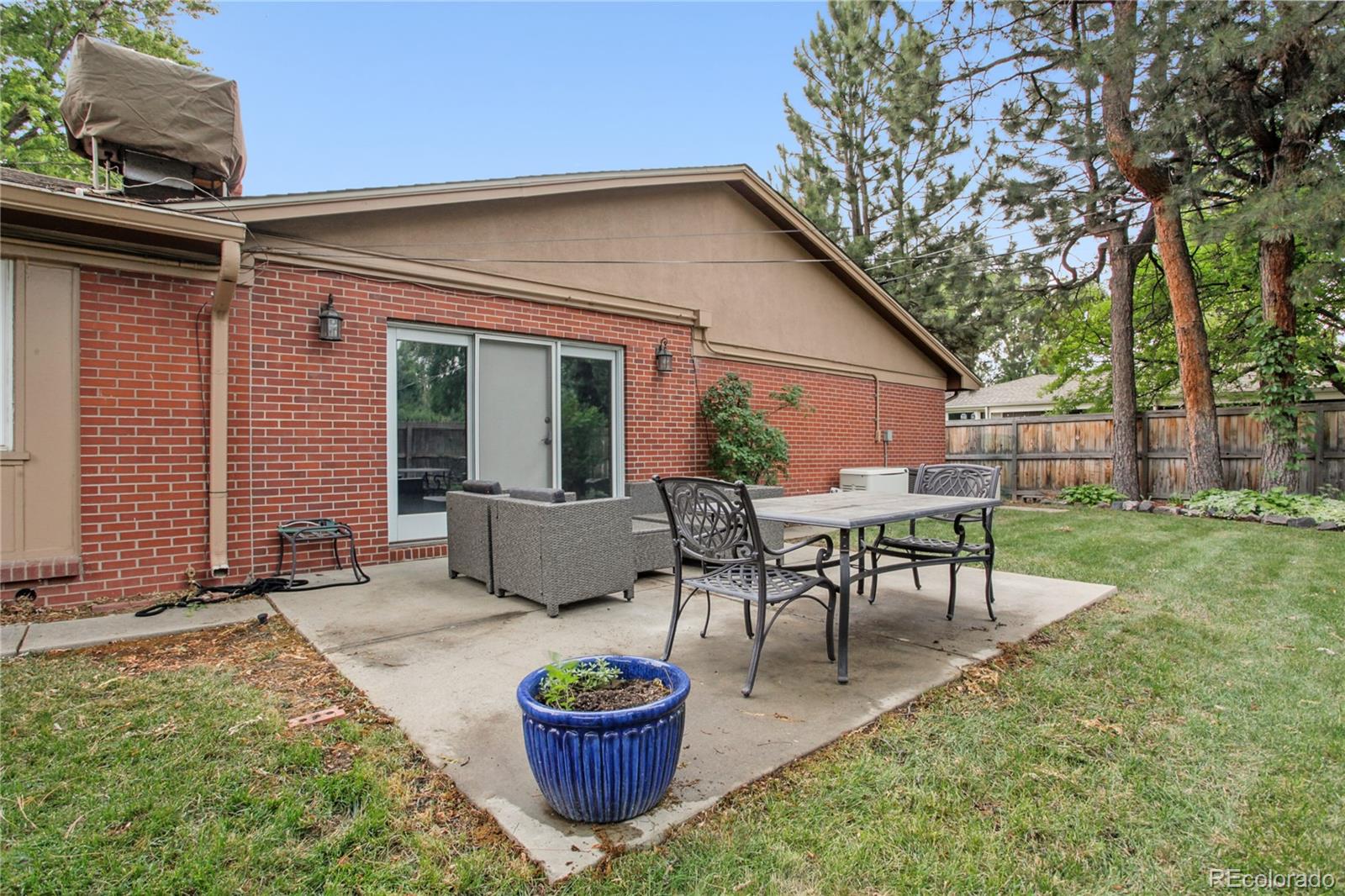 MLS Image #25 for 369 s poplar way,denver, Colorado