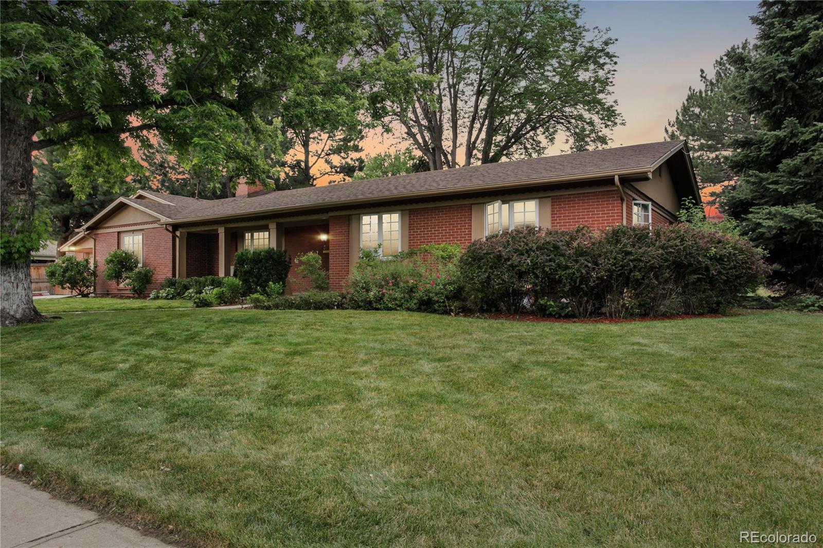 MLS Image #28 for 369 s poplar way,denver, Colorado