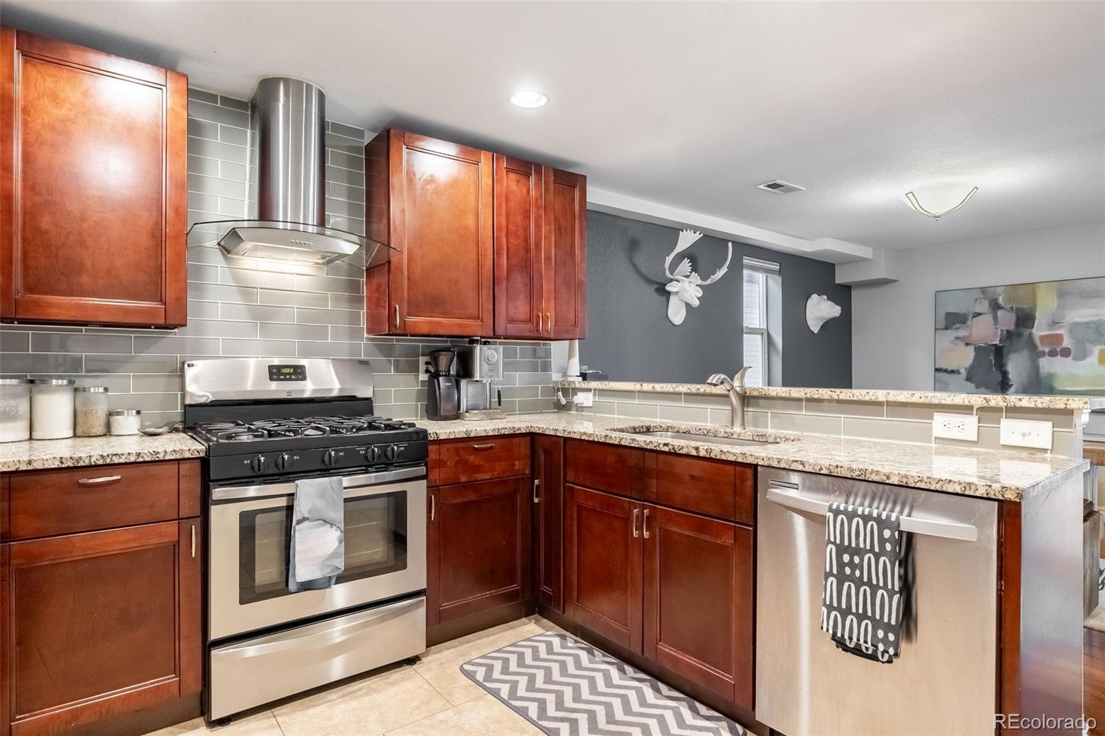 MLS Image #11 for 3122 n downing street,denver, Colorado