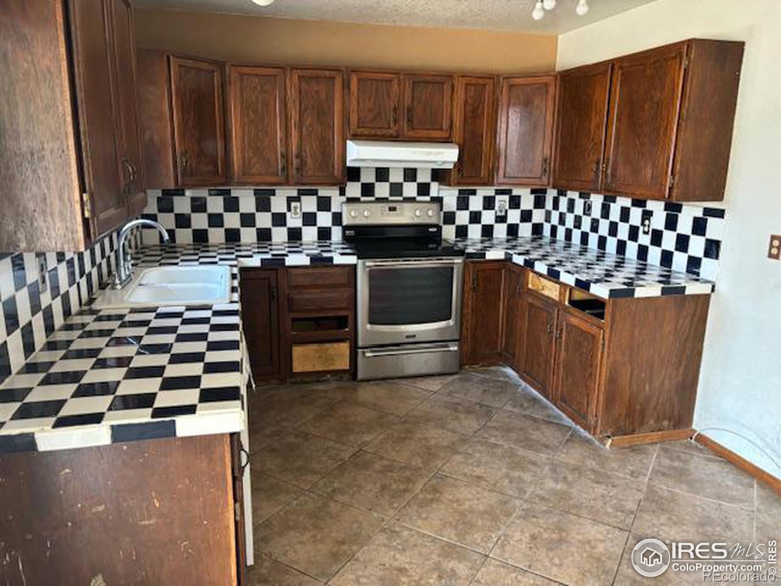 MLS Image #6 for 3309  valmont street,evans, Colorado