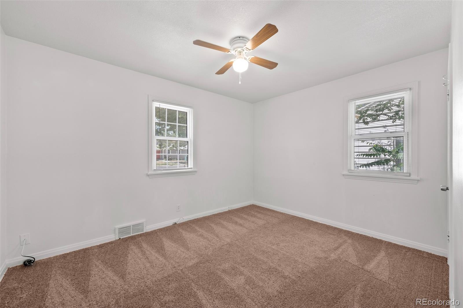 MLS Image #12 for 1120  geneva street,aurora, Colorado