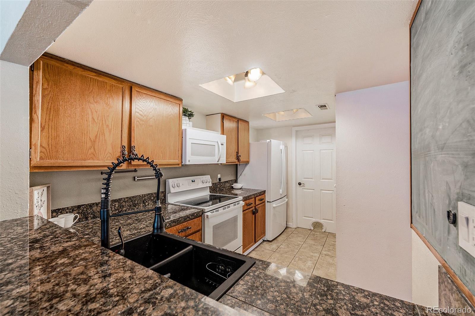 MLS Image #10 for 10210 w jewell avenue b,lakewood, Colorado