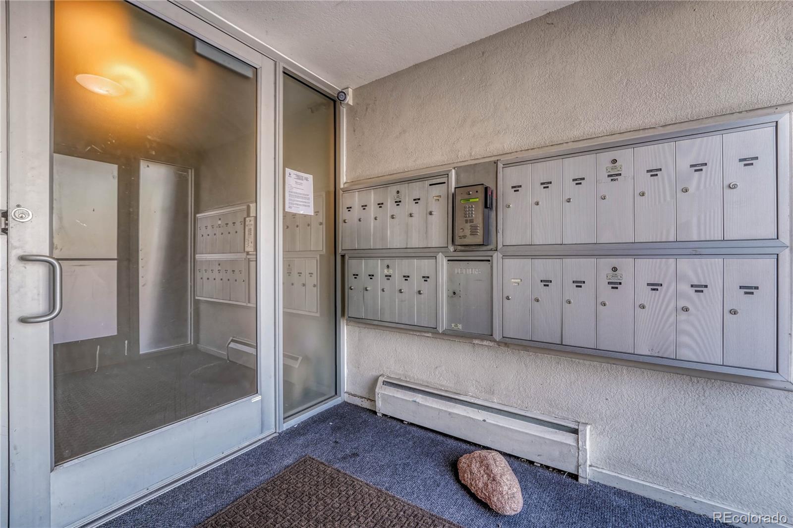 MLS Image #18 for 75 n emerson street 101,denver, Colorado