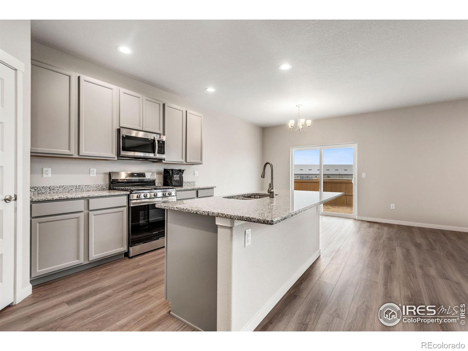 MLS Image #4 for 206  bird way,lochbuie, Colorado