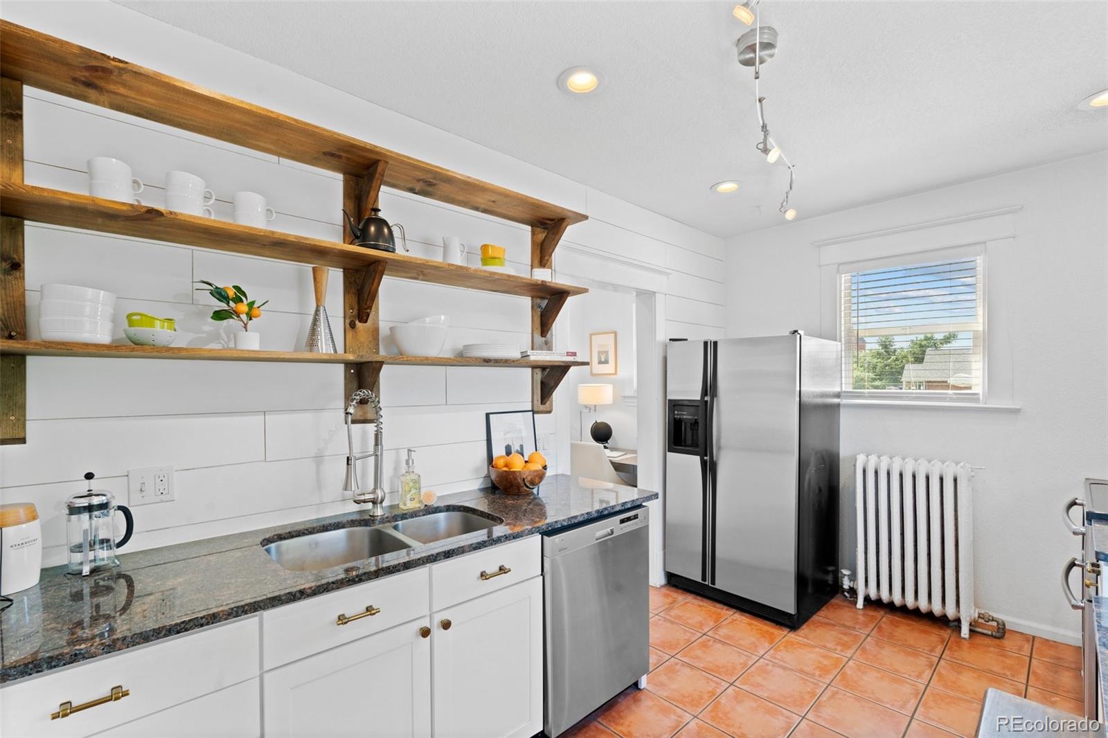 MLS Image #19 for 951 n corona street 1,denver, Colorado