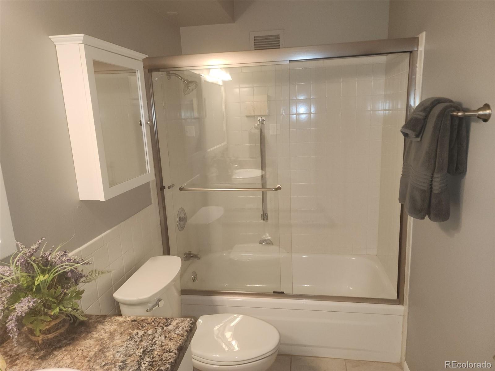 MLS Image #18 for 710 s clinton street,denver, Colorado