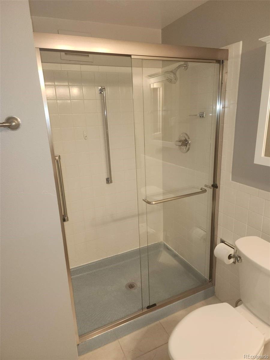 MLS Image #23 for 710 s clinton street,denver, Colorado