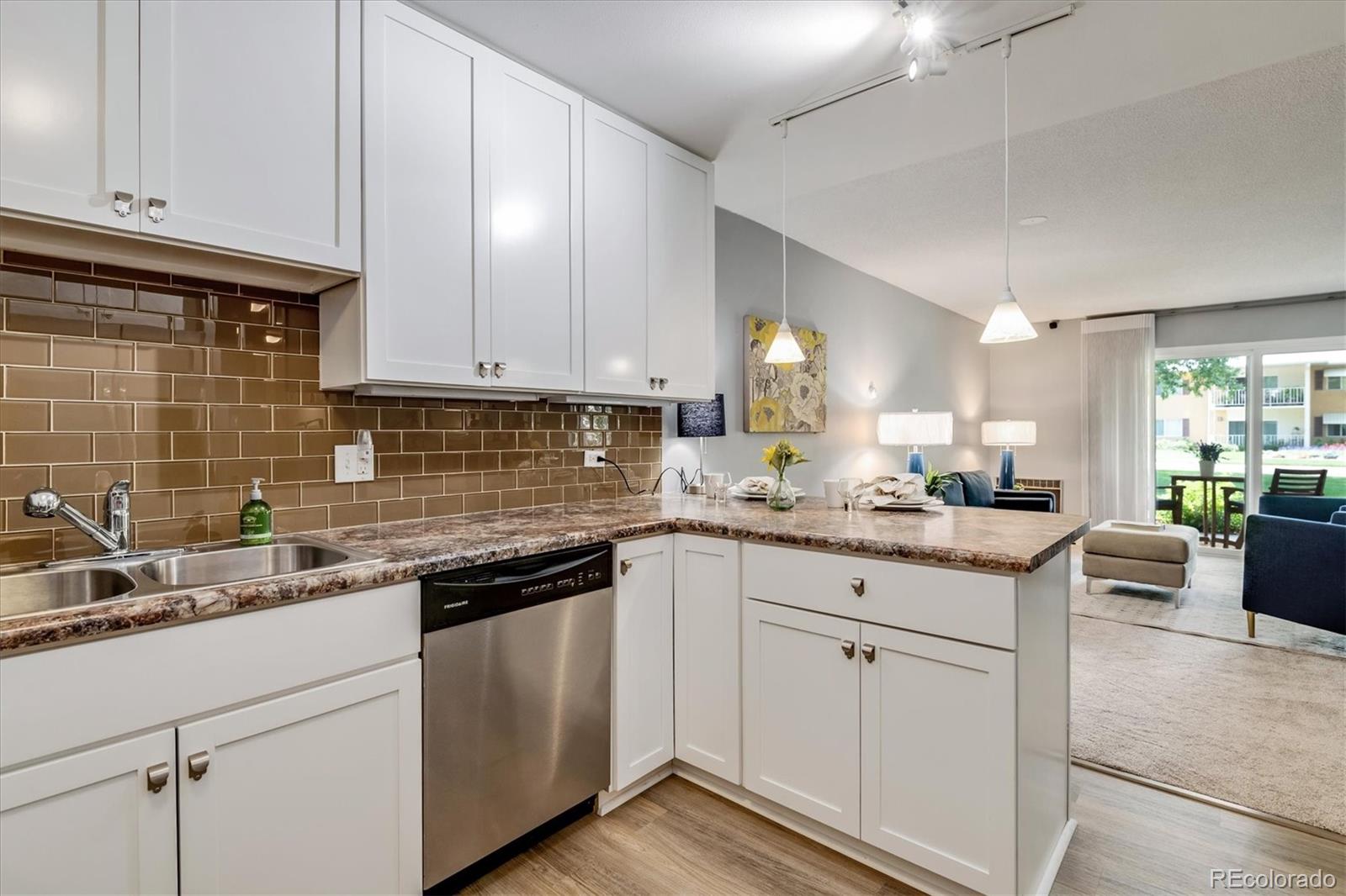 MLS Image #4 for 710 s clinton street,denver, Colorado