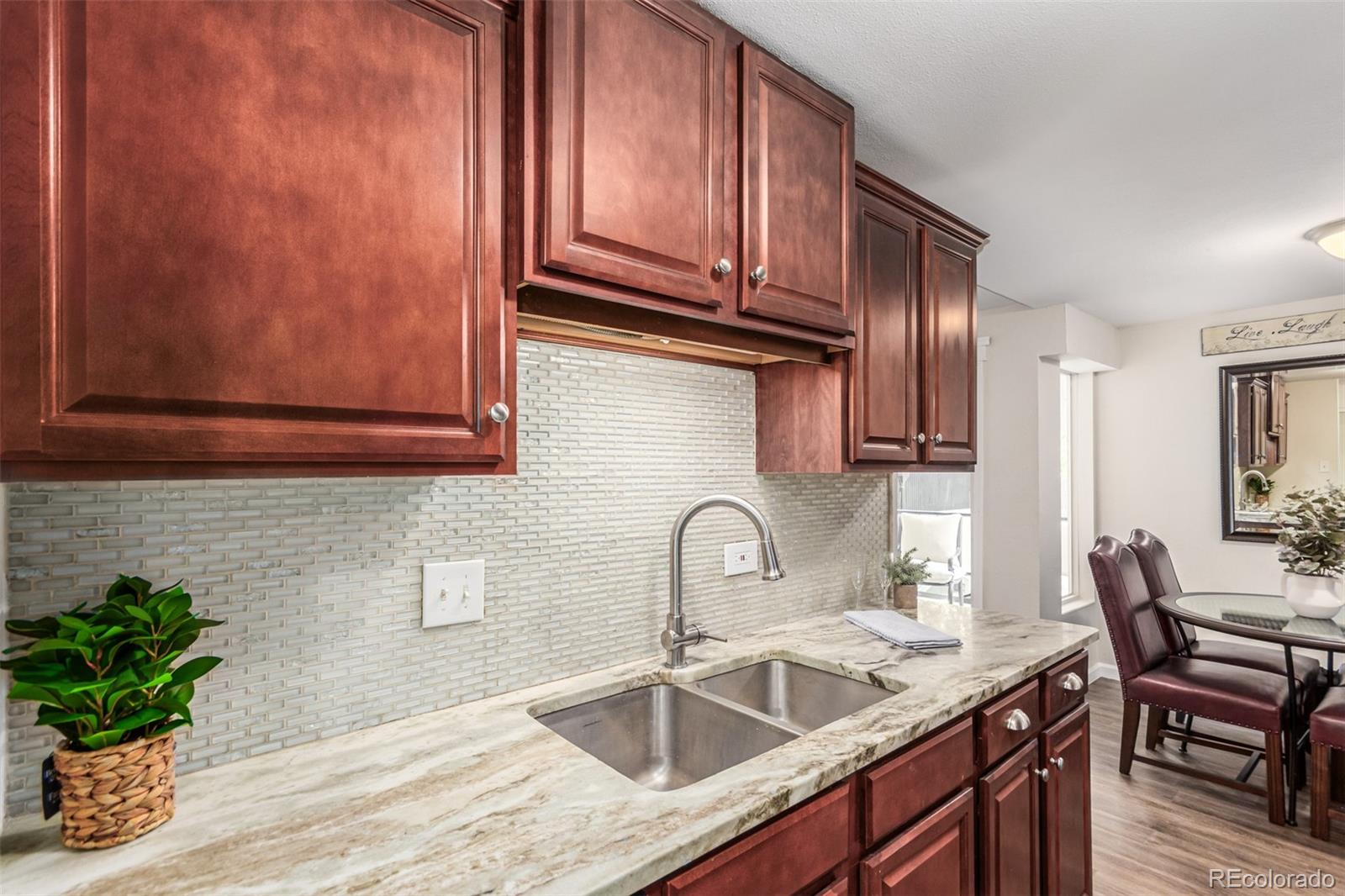 MLS Image #6 for 2325 s linden court,denver, Colorado