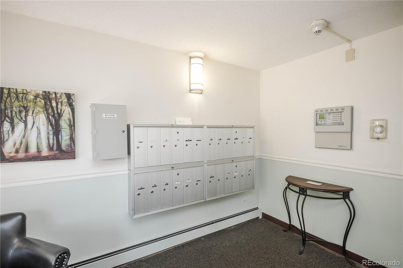 MLS Image #3 for 610 s alton way,denver, Colorado