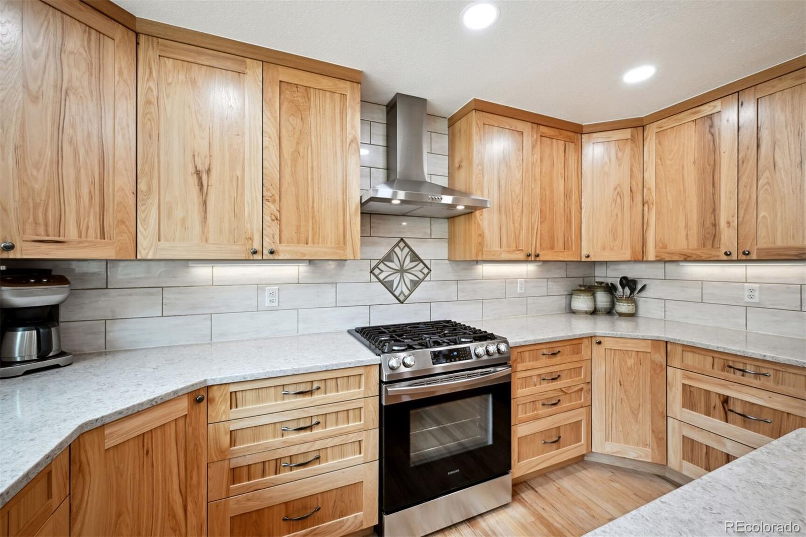 MLS Image #10 for 2421 s zinnia way,denver, Colorado