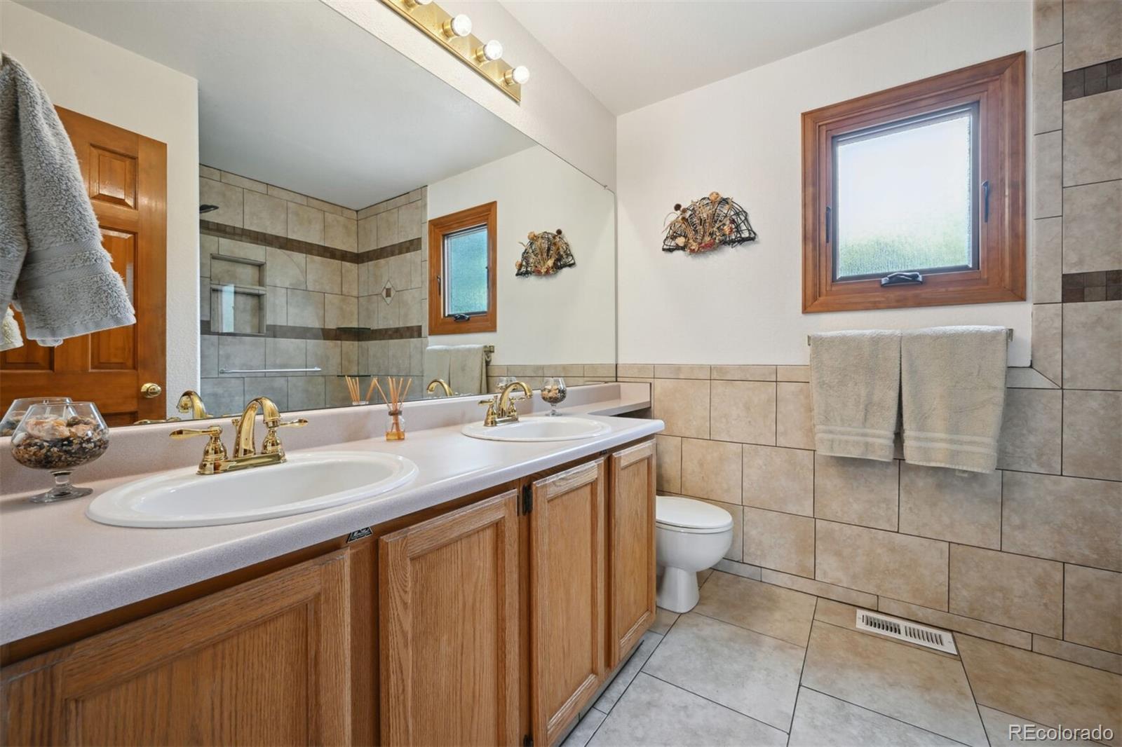 MLS Image #28 for 2421 s zinnia way,denver, Colorado