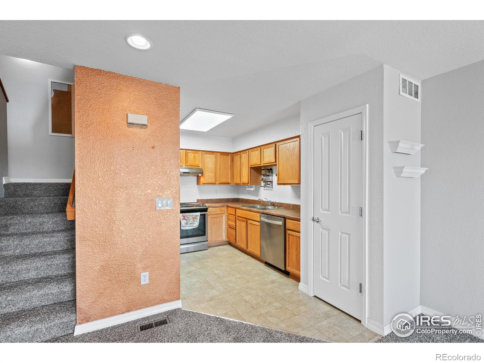 MLS Image #4 for 805  summer hawk drive,longmont, Colorado