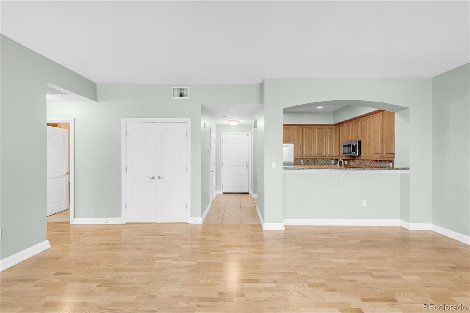 MLS Image #6 for 2500 e cherry creek south drive,denver, Colorado