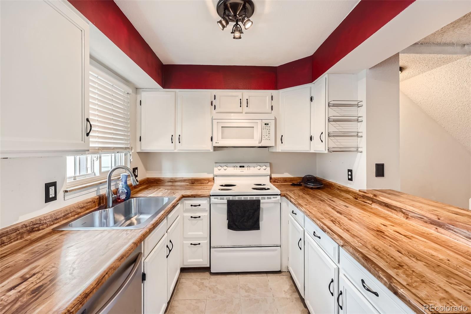 MLS Image #10 for 1699 s trenton street,denver, Colorado