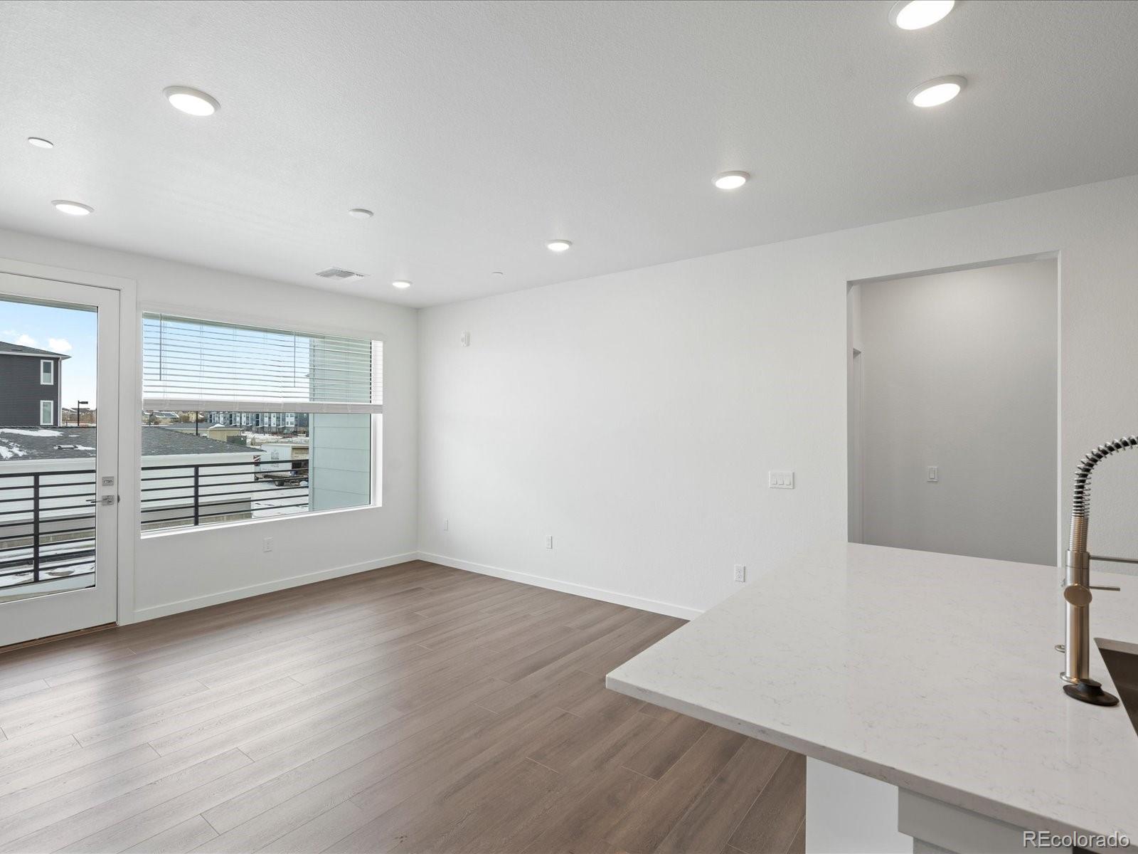 MLS Image #10 for 6153 n ceylon street,denver, Colorado