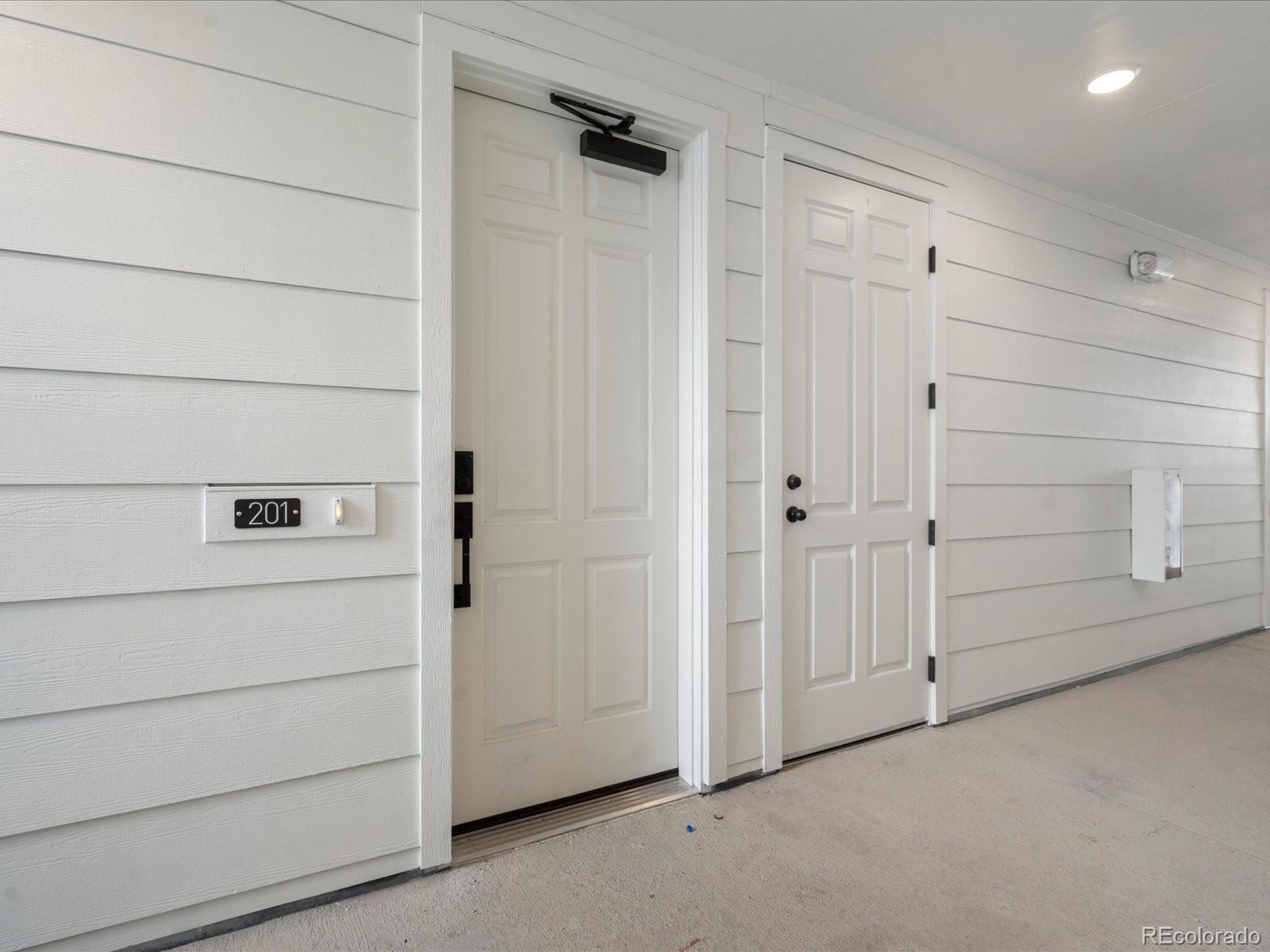 MLS Image #3 for 6153 n ceylon street,denver, Colorado