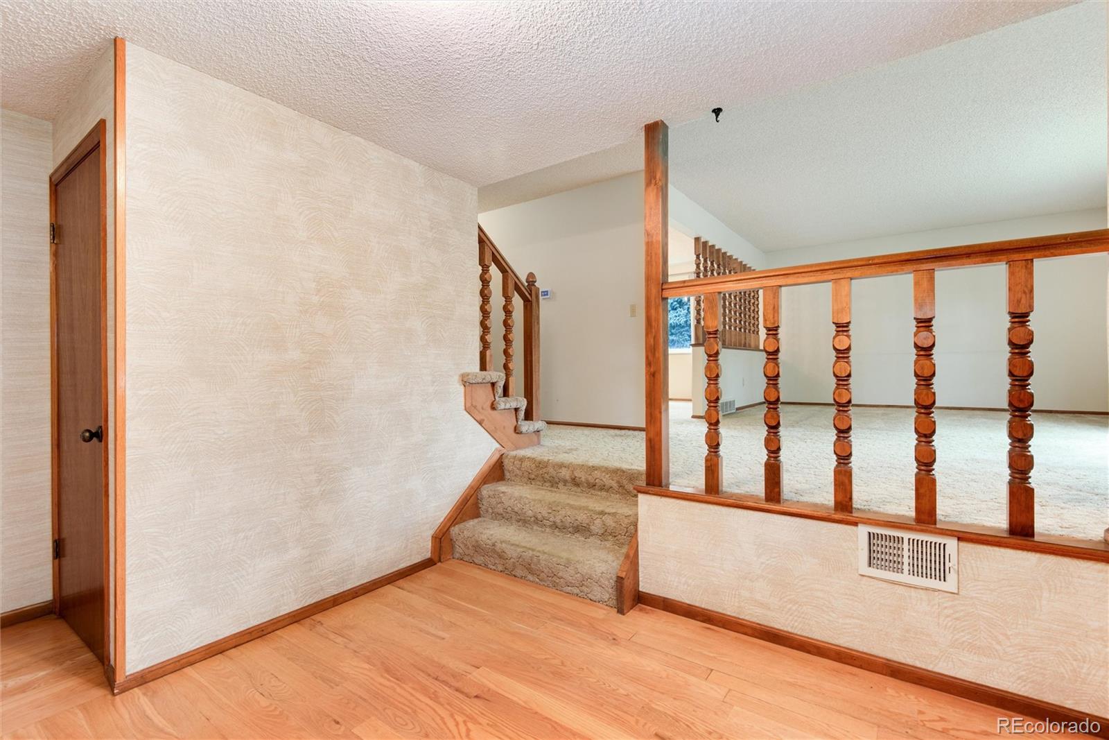 MLS Image #5 for 3673 e nichols avenue,centennial, Colorado