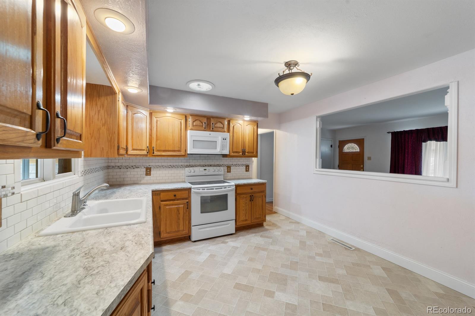 MLS Image #11 for 1620  maplewood drive,pueblo, Colorado