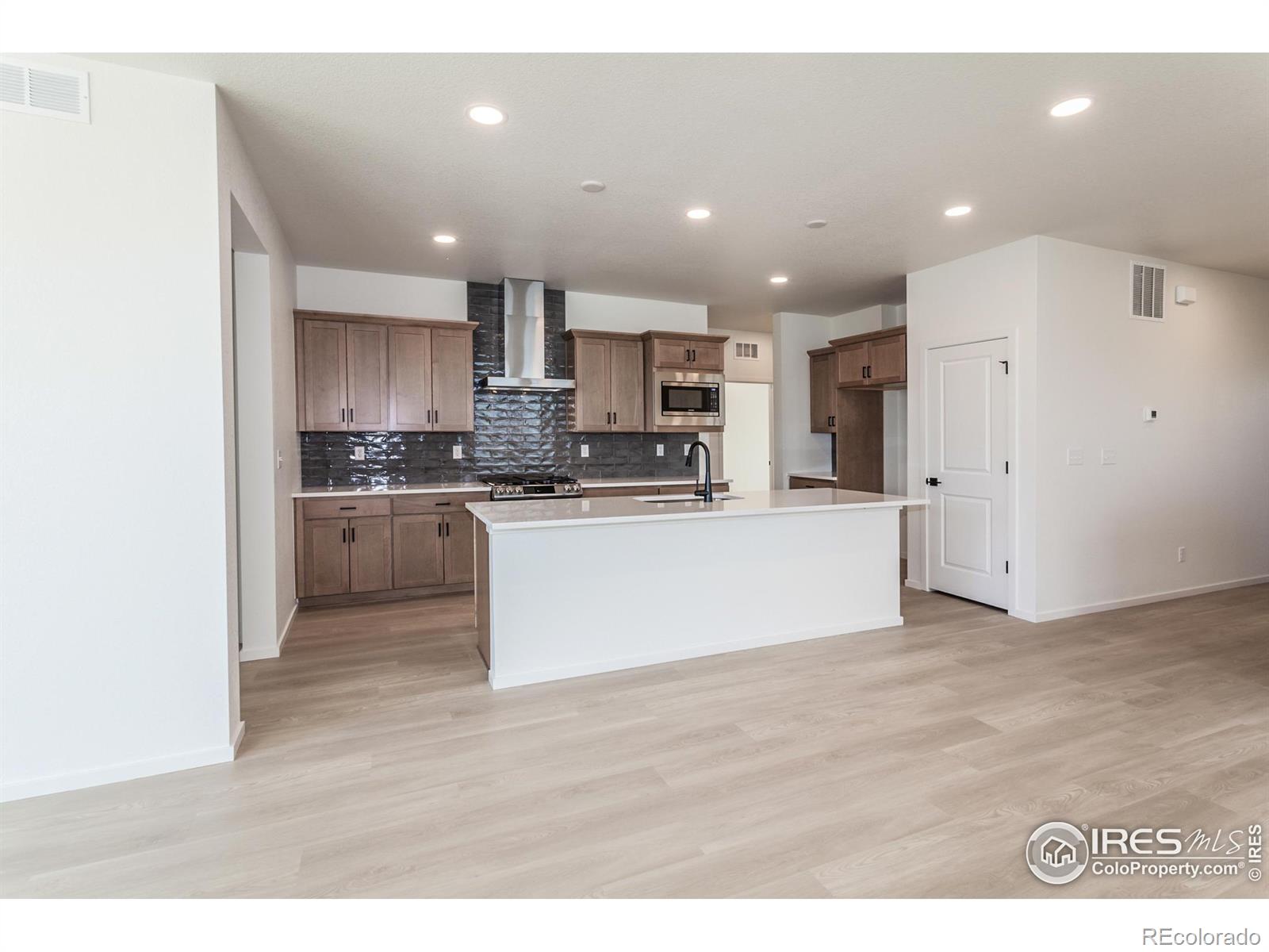 MLS Image #13 for 5314  blainville street,timnath, Colorado