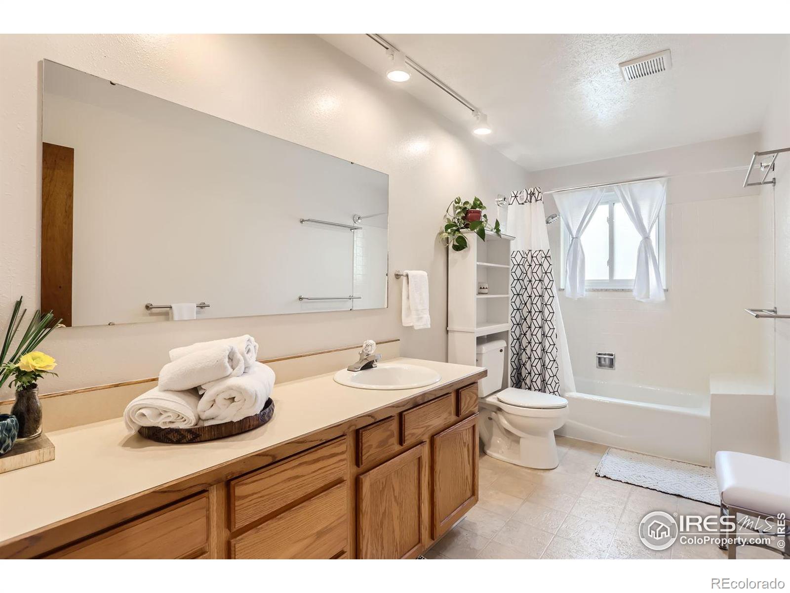 MLS Image #16 for 1348  mount evans drive,longmont, Colorado