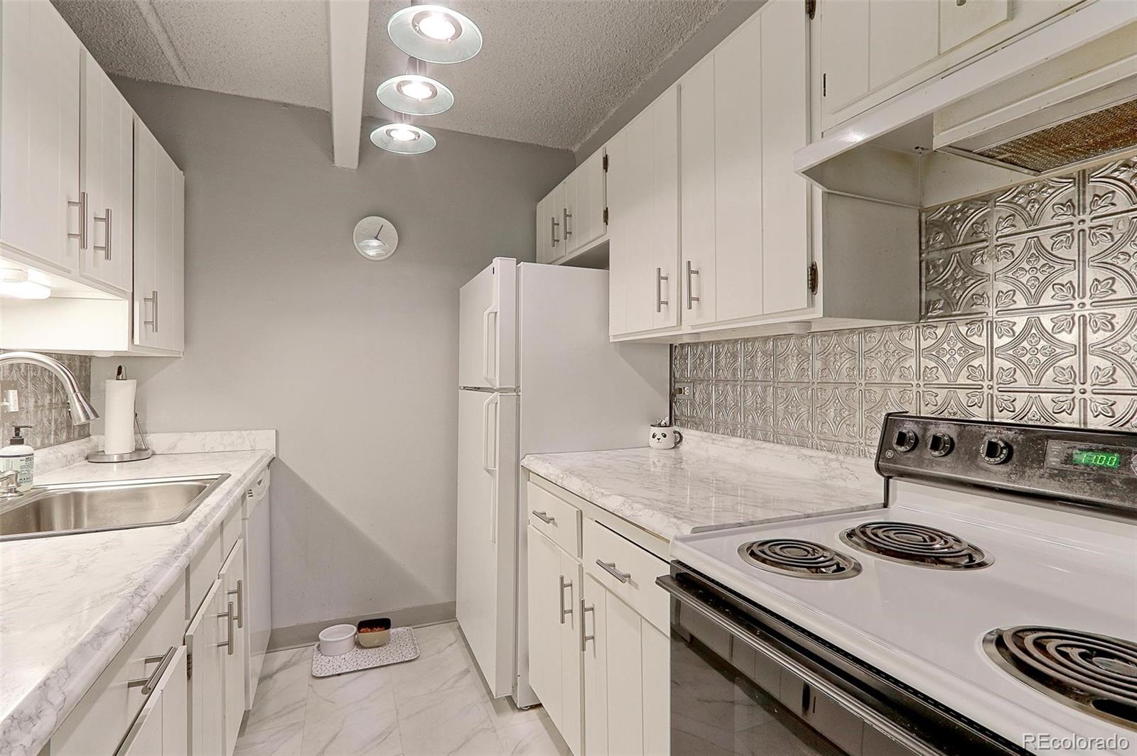 MLS Image #15 for 8060 e girard avenue,denver, Colorado