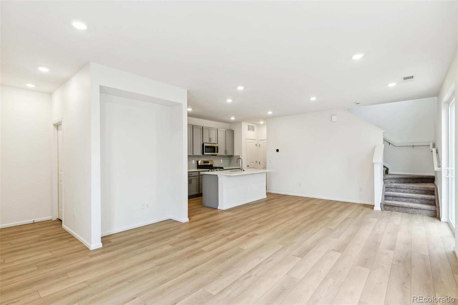 MLS Image #4 for 5780 n killarney way,aurora, Colorado