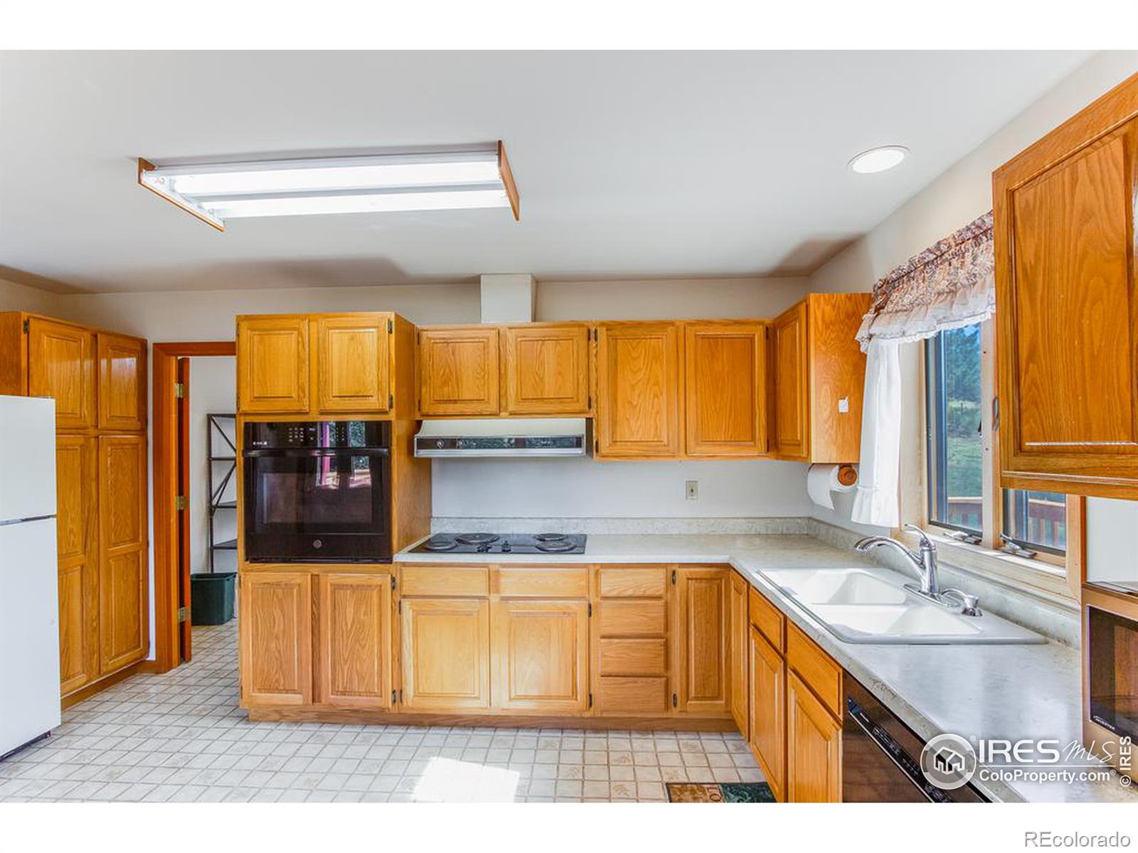 MLS Image #11 for 407  steele court,estes park, Colorado